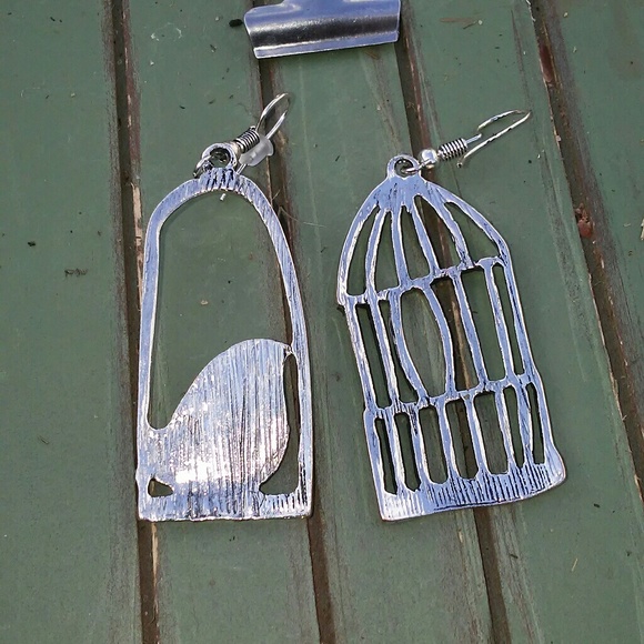 🆕🐦Freed bird and cage earrings!! - Picture 4 of 4